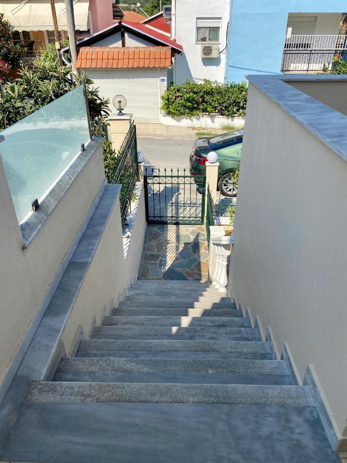 Thea Apartments Nea Iraklitsa Екстер'єр фото